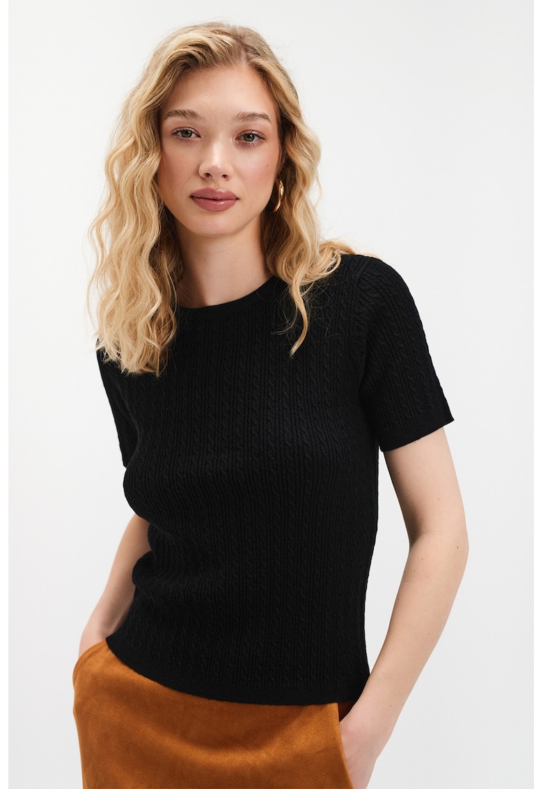 Pulover cu model torsade si maneci scurte