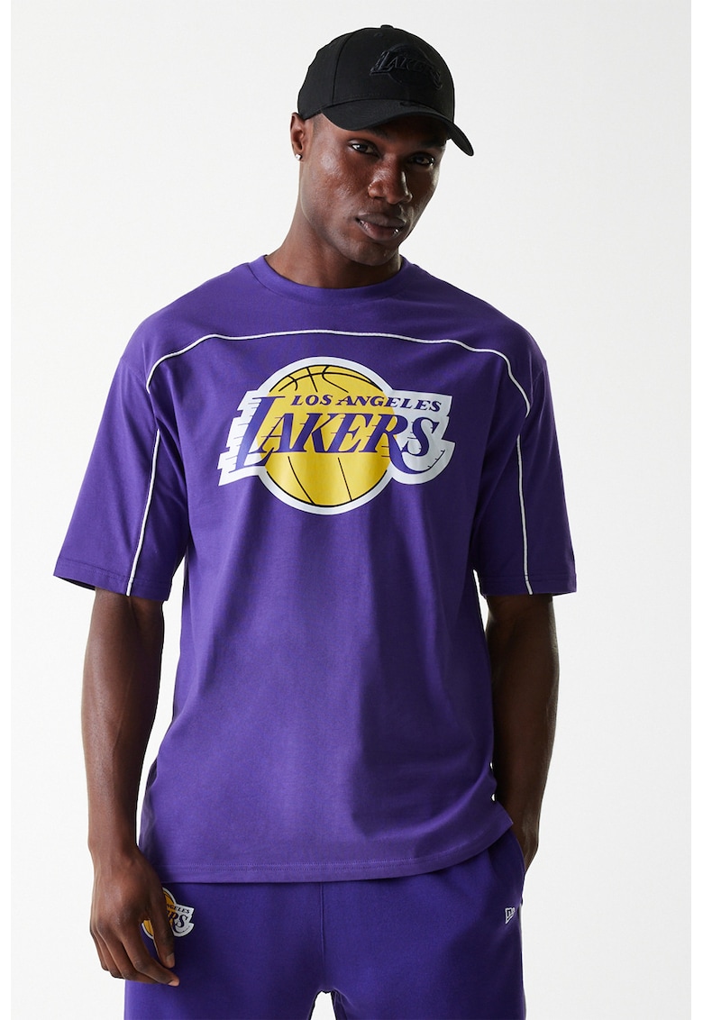 Tricou cu decolteu la baza gatului si logo - Violet