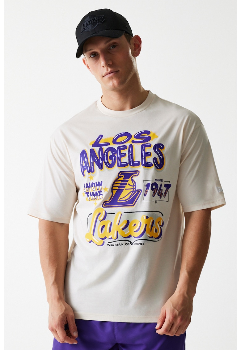 Tricou cu imprimeu si decolteu la baza gatului