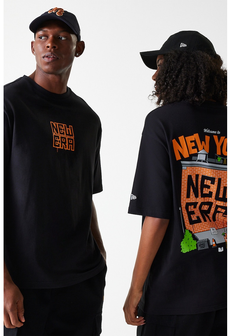 Tricou unisex cu model grafic si decolteu la baza gatului