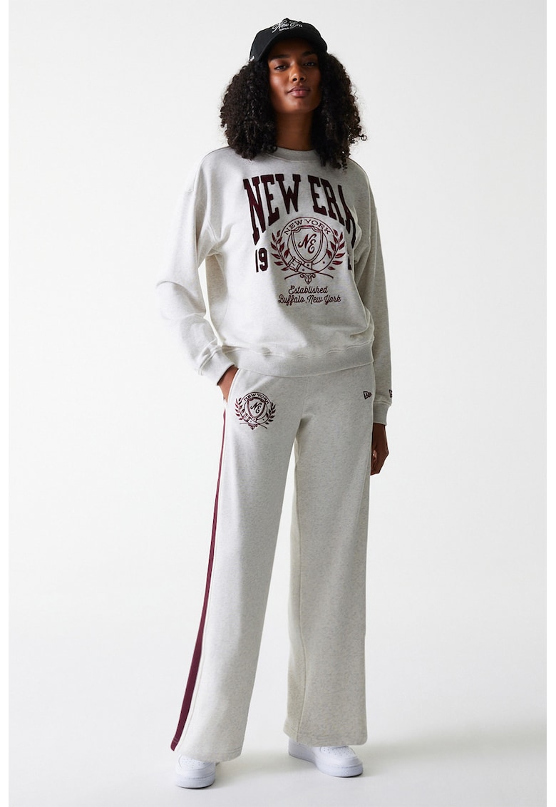 Pantaloni de trening cu buzunare laterale si logo brodat