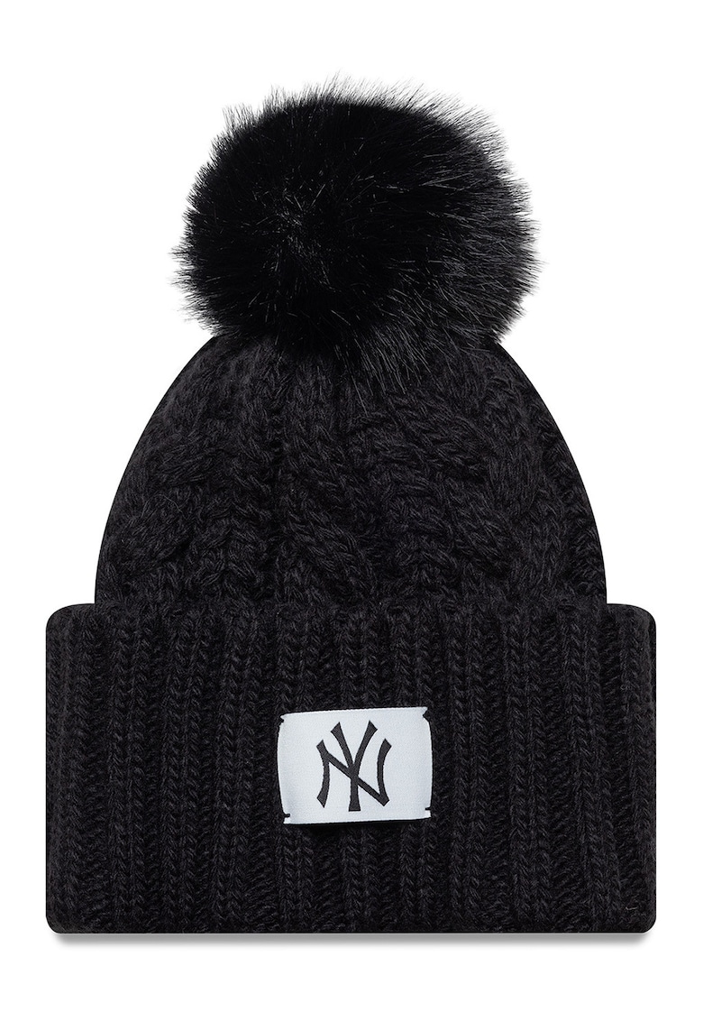 Caciula tricotata cu ciucure