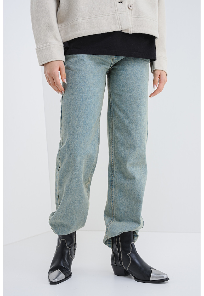 Blugi cu aspect decolorat si talie medie