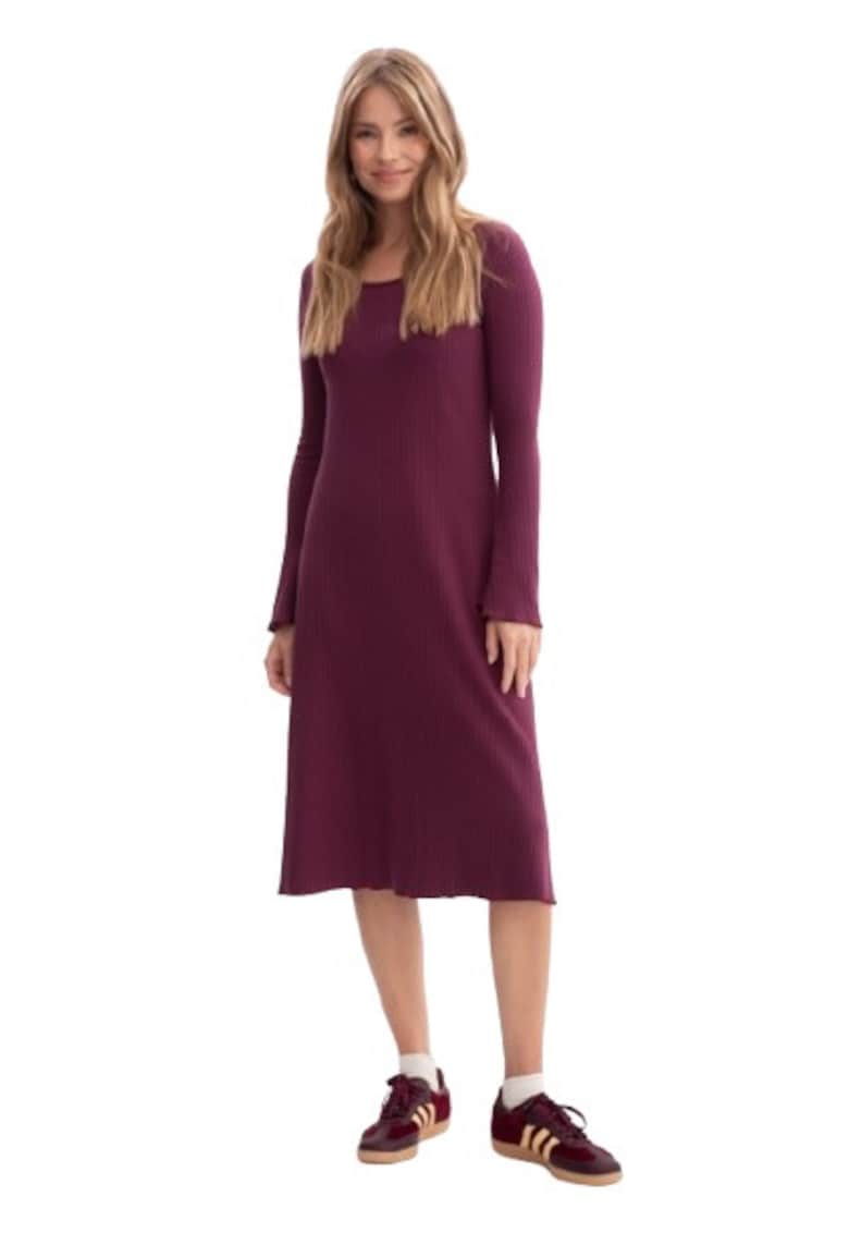 Rochie midi - B308 Pruna S - Tricotaj cu nervuri - Casual - Maneci lungi - Decolteu rotund - Croiala lejera - Stil minimalist - Se muleaza in partea de sus - Evazat la baza