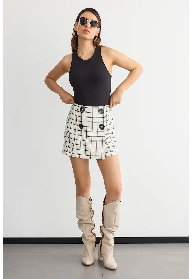 Fusta-pantaloni cu talie inalta si cu nasturi decorativi