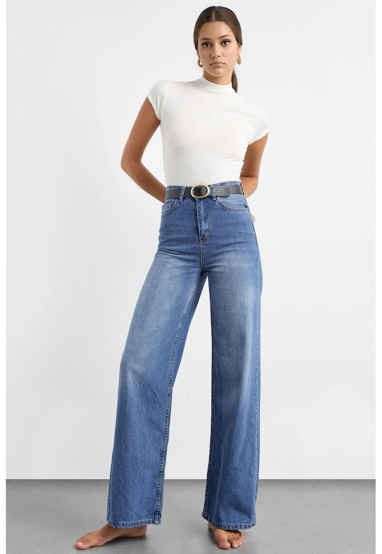 Blugi cu talie inalta -