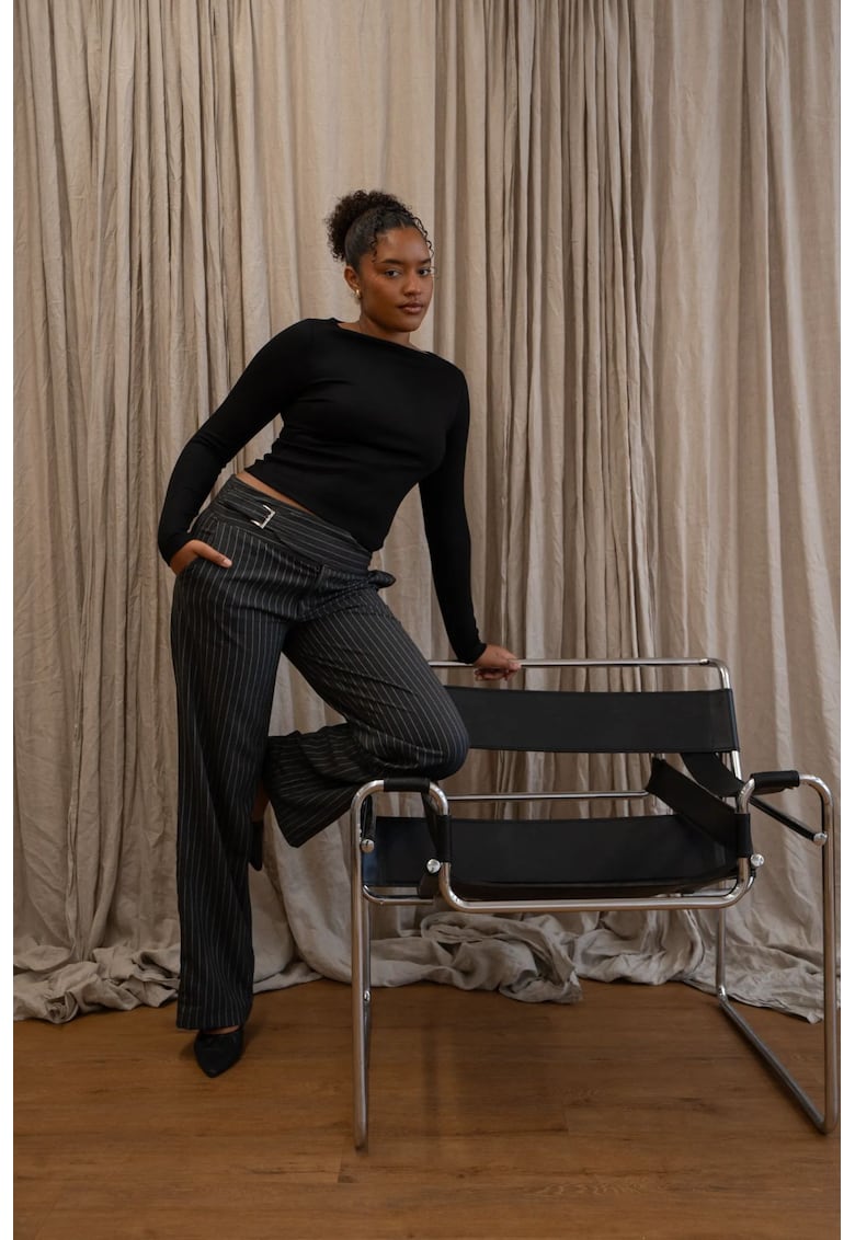 Pantaloni cu dungi drepti si talie inalta