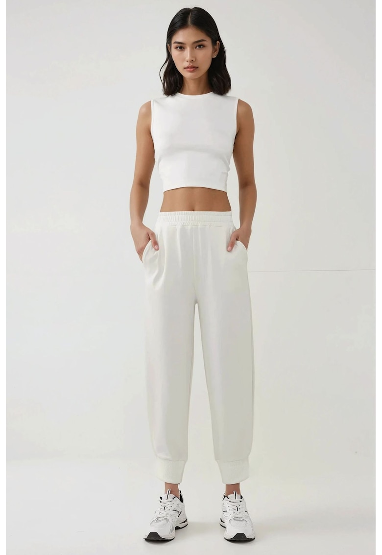 Pantaloni de trening cu buzunare -