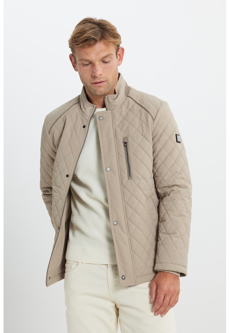 Jacheta matlasata cu capse