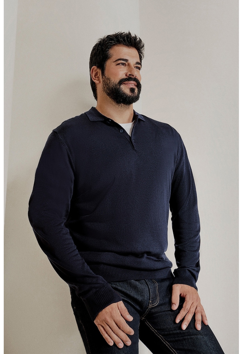 Pulover polo cu fenta cu nasturi