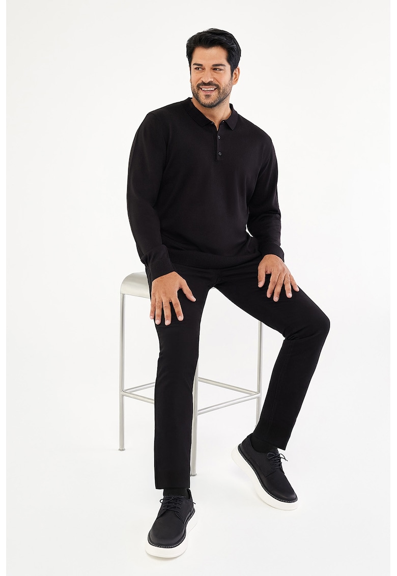 Pulover polo cu fenta cu nasturi