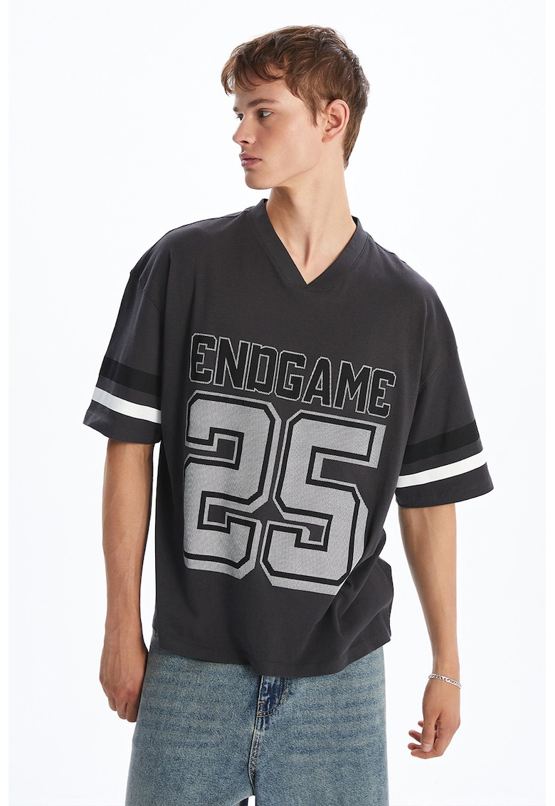 Tricou lejer cu decolteu in V