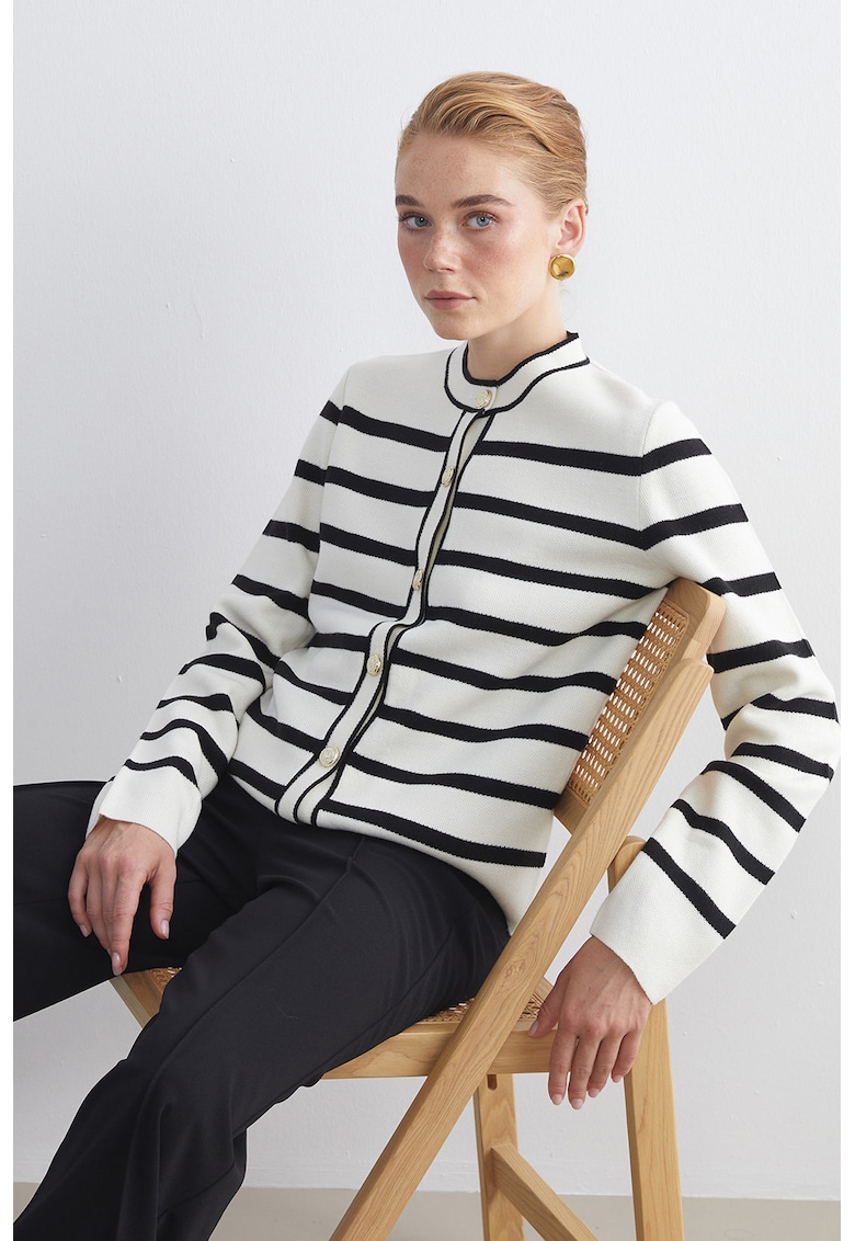 Cardigan cu model in dungi si nasturi contrastanti