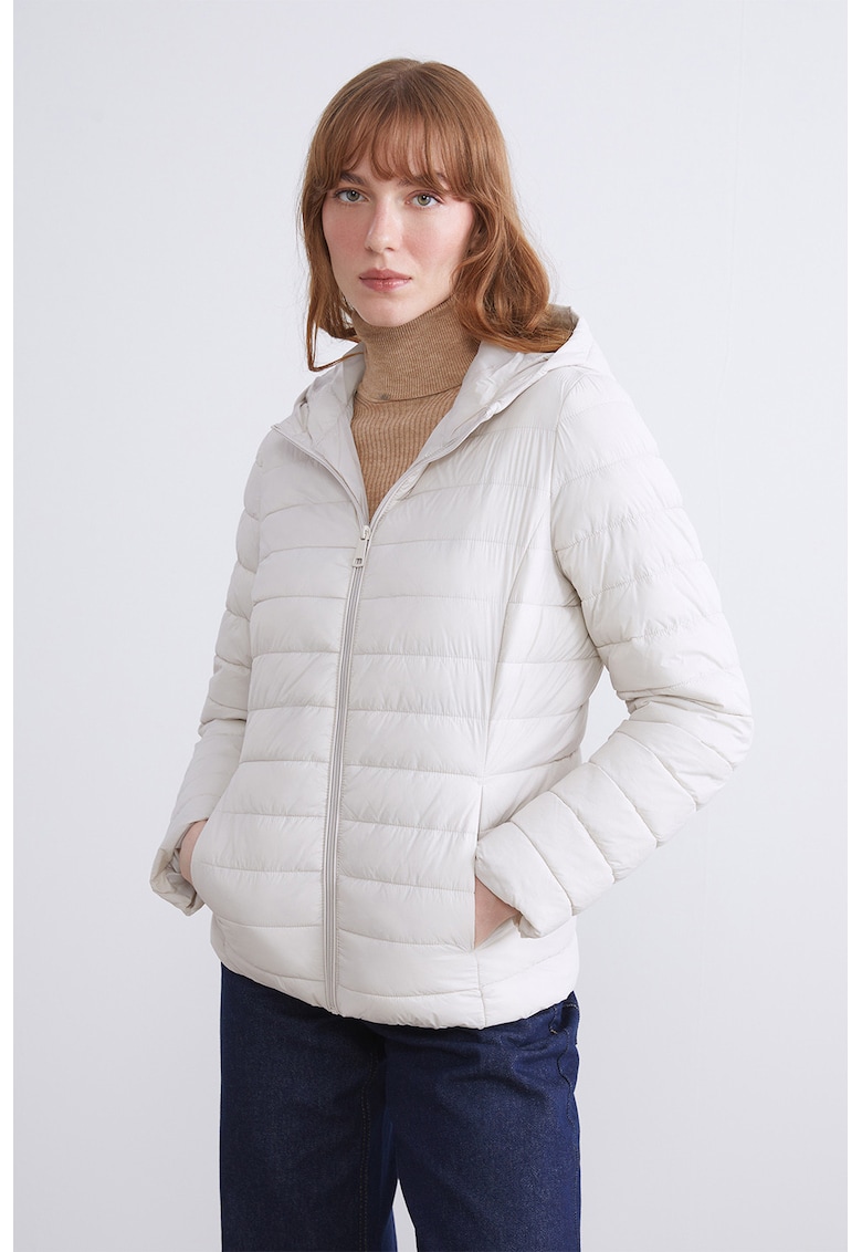 Geaca matlasata cu gluga