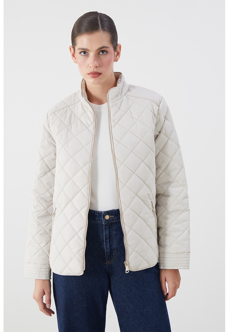 Jacheta matlasata cu buzunare cu fermoar