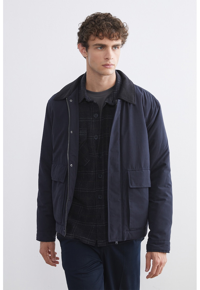 Geaca cu buzunare exterioare