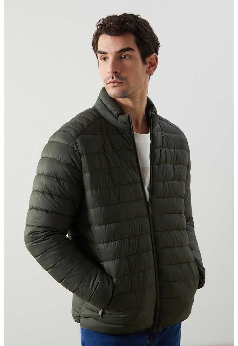 Jacheta matlasata cu guler scurt