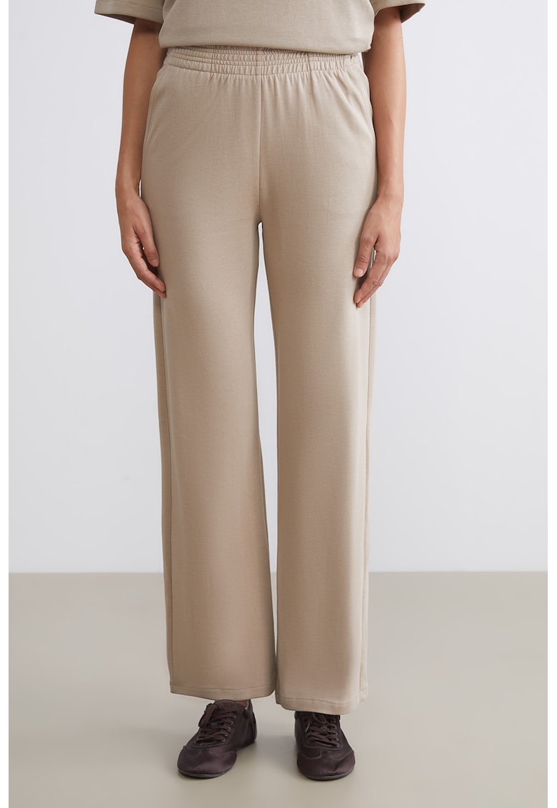 Pantaloni cu croiala dreapta si talie inalta