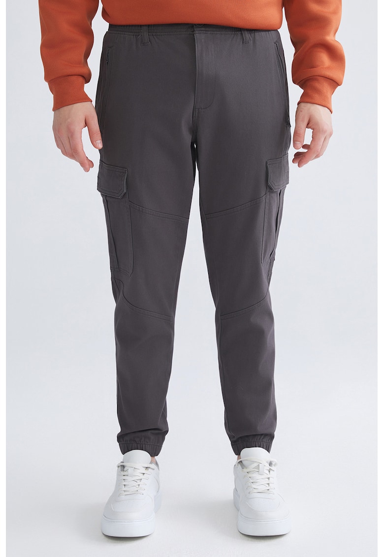 Pantaloni cargo cu croiala conica