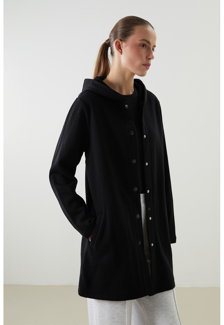 Jacheta lunga cu gluga si capse