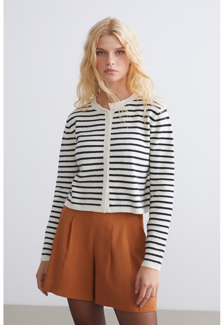 Cardigan cu model in dungi si nasturi