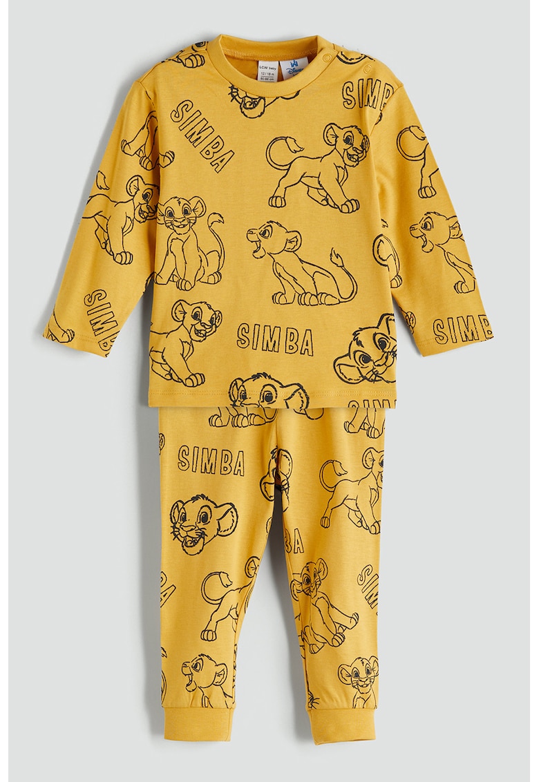 Pijama cu decolteu la baza gatului si imprimeu grafic Pijama cu decolteu la baza gatului si imprimeu grafic