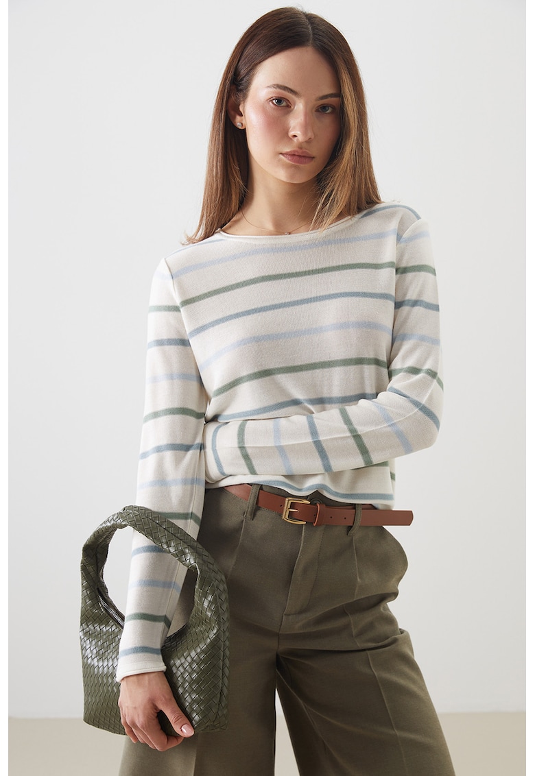 Pulover lejer cu model in dungi