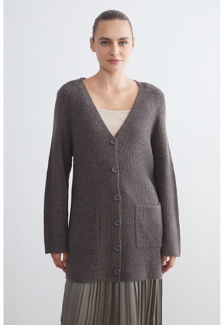 Cardigan tricotat cu decolteu in V