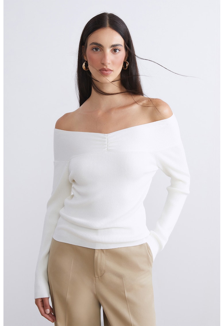 Pulover tricotat fin cu decolteu pe umeri Pulover tricotat fin cu decolteu pe umeri