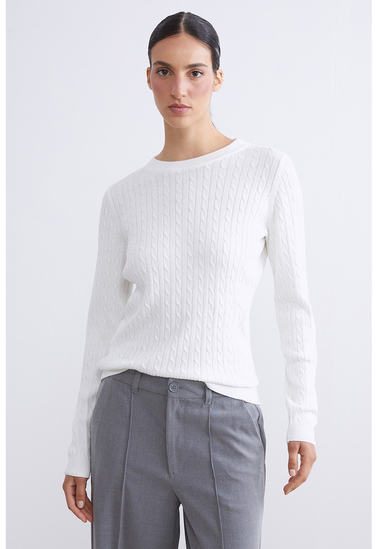 Pulover cu decolteu la baza gatului si model torsade - Alb
