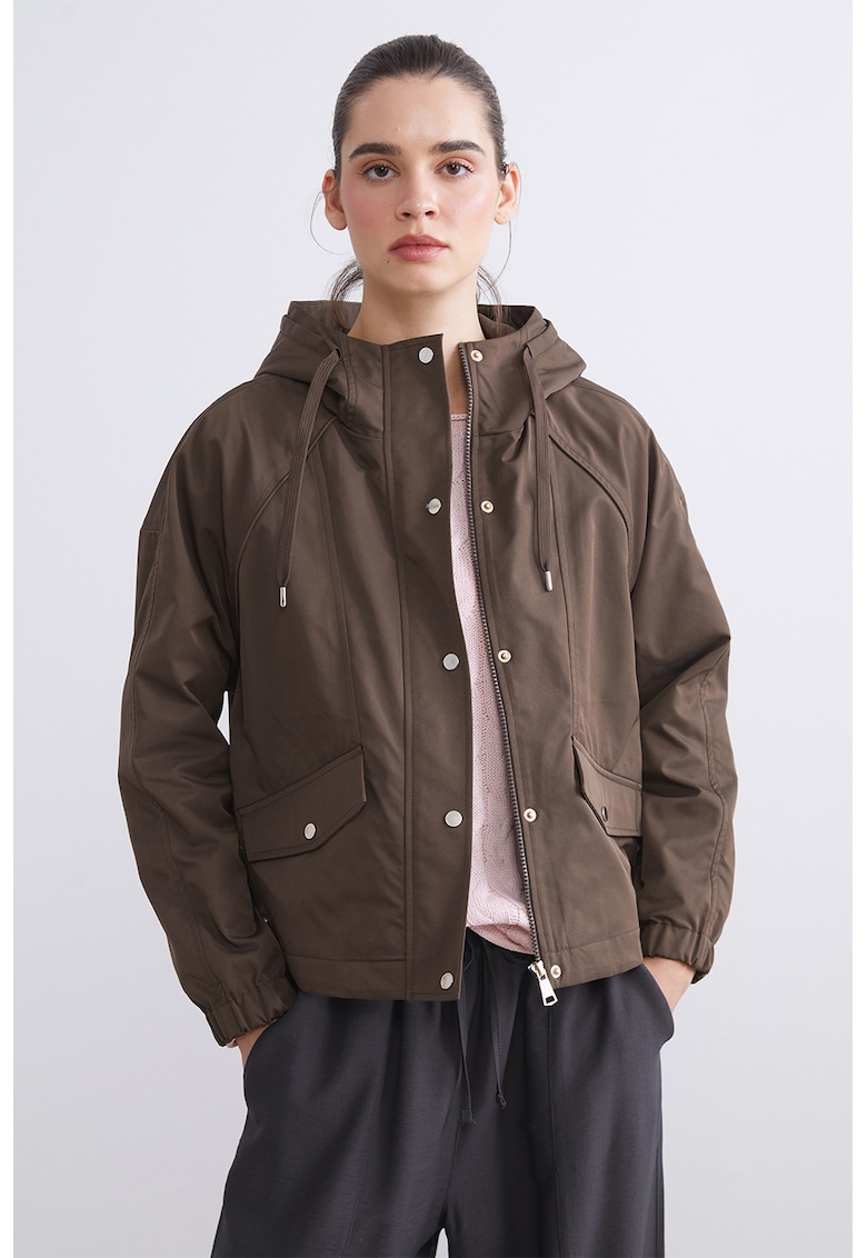 Jacheta usoara cu gluga si buzunare cu clapa