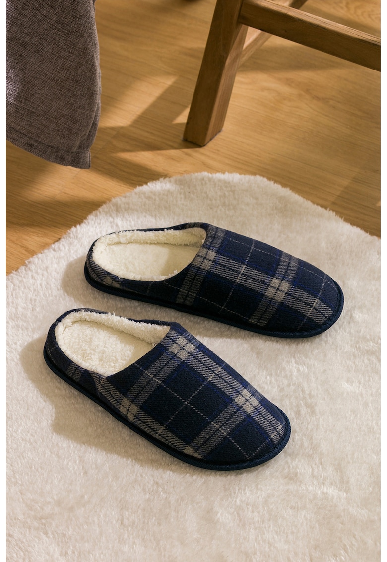 Papuci de casa cu model in carouri