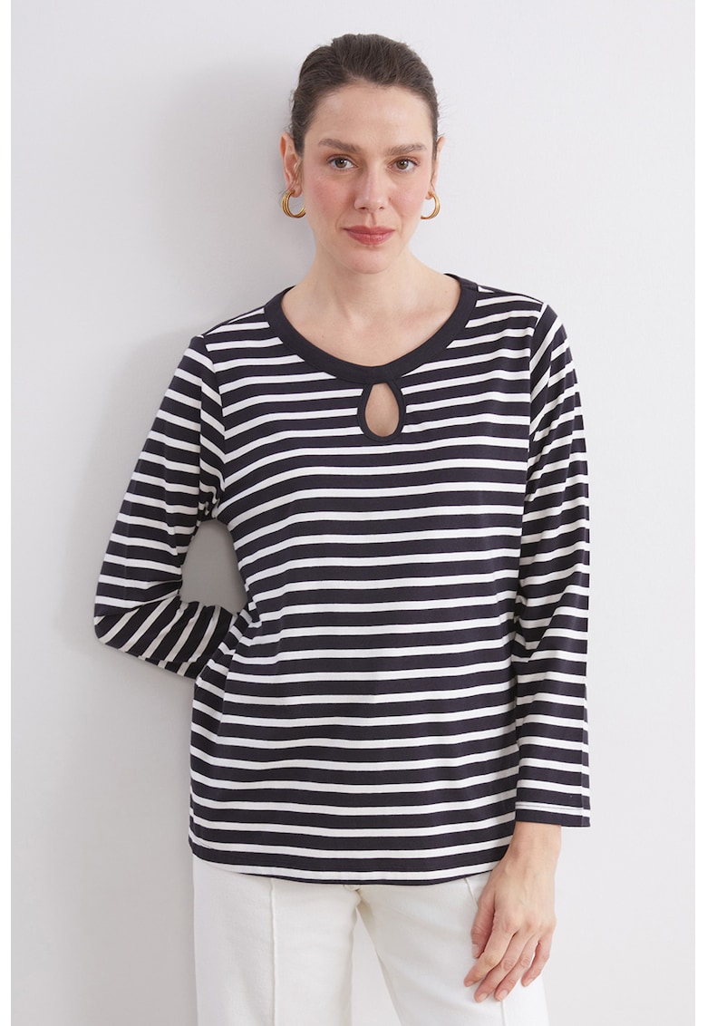 Bluza cu dungi - decolteu rotund si decupaj frontal
