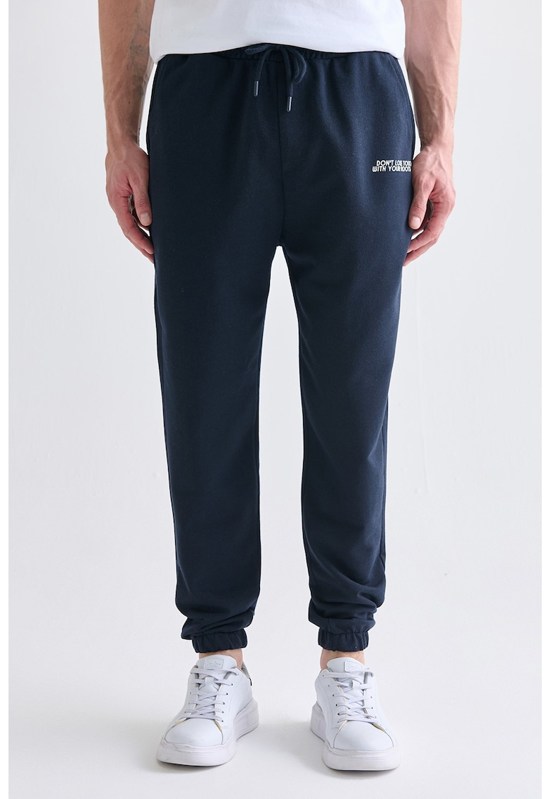 Pantaloni de trening cu imprimeu text