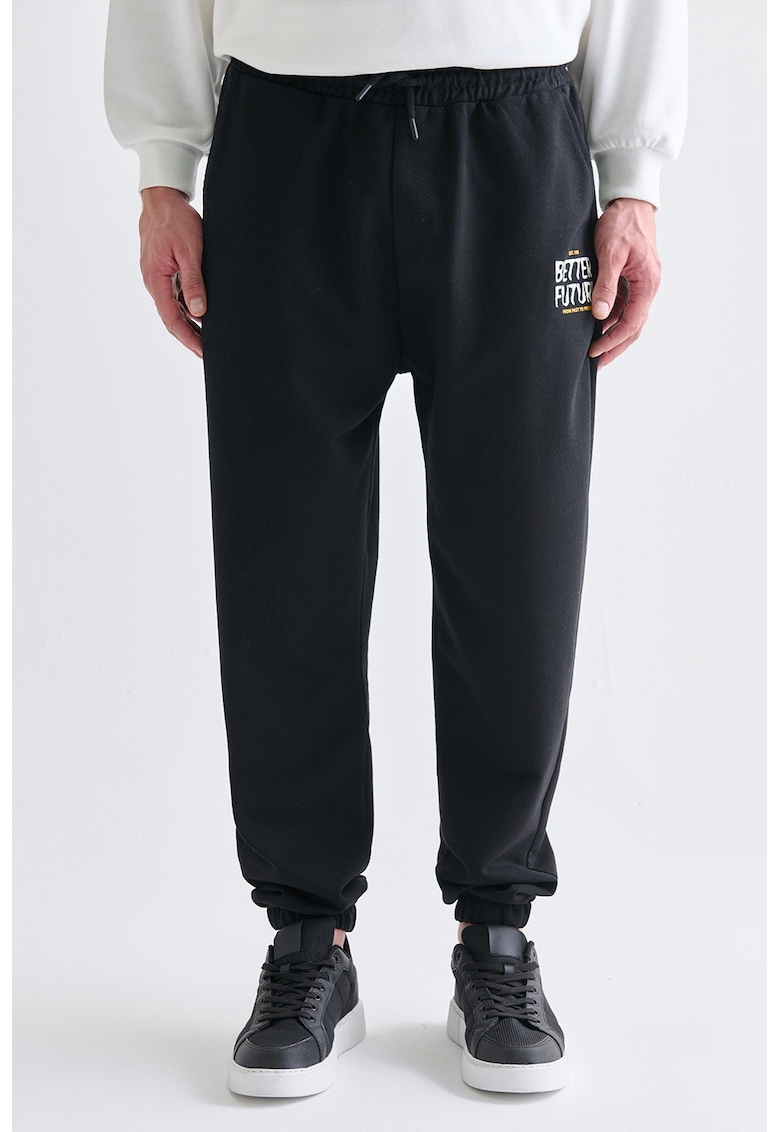 Pantaloni de trening cu imprimeu text