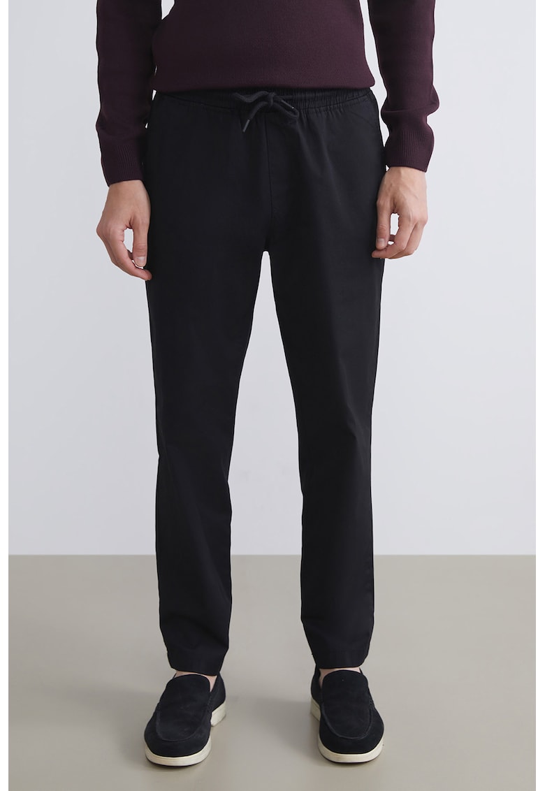 Pantaloni cu talie ajustabila