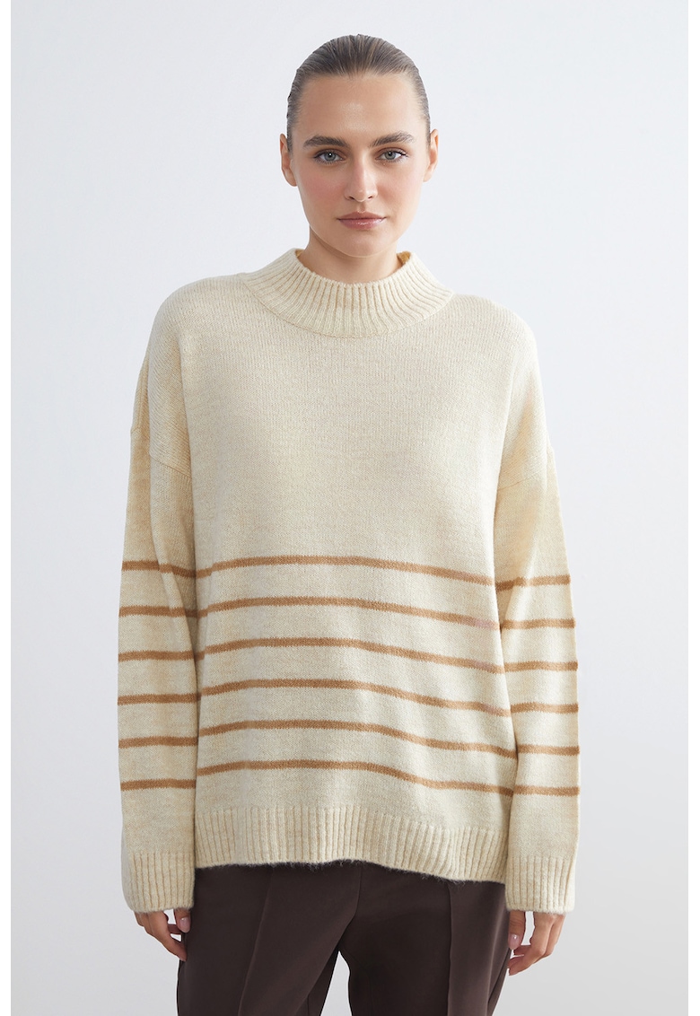 Pulover lejer cu model cu dungi