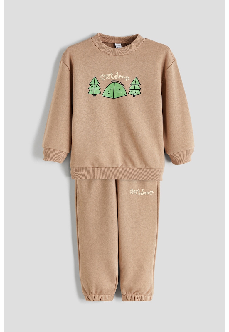 Trening cu decolteu la baza gatului si snur in talie