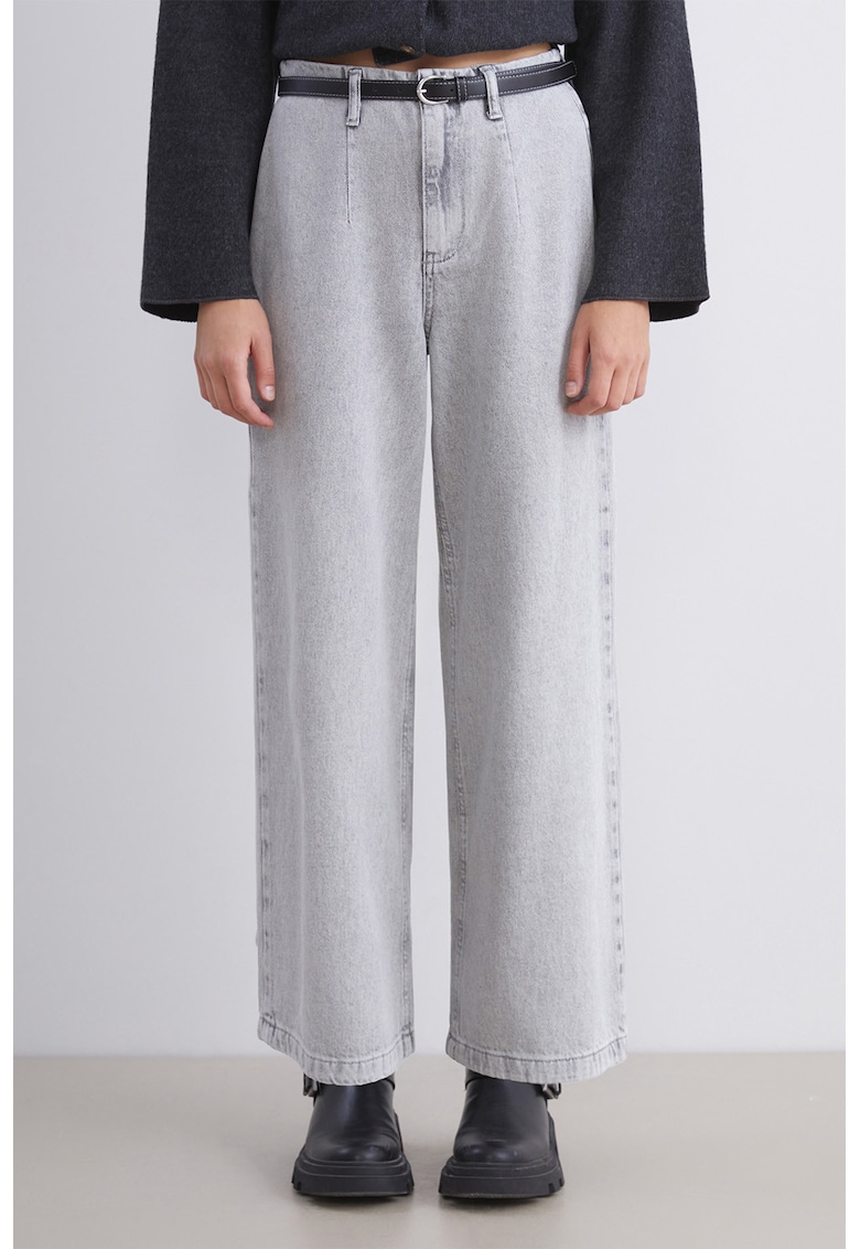 Blugi cu croiala kick flared