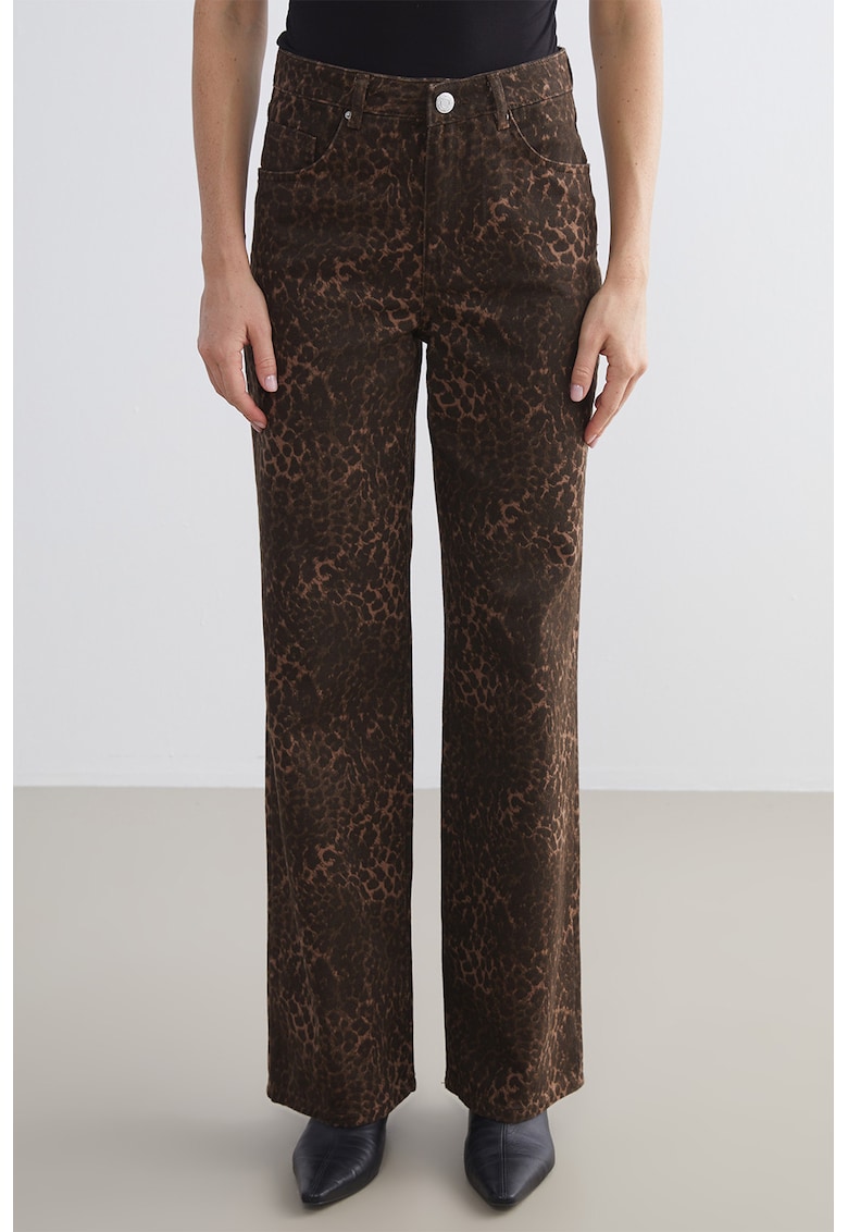 Blugi cu croiala dreapta si animal print - Maro