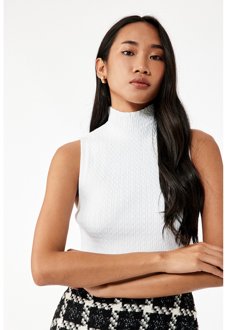 Pulover cambrat cu guler inalt - fara maneci