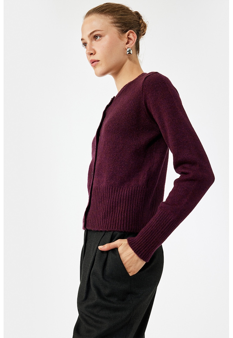 Cardigan cu decolteu la baza gatului