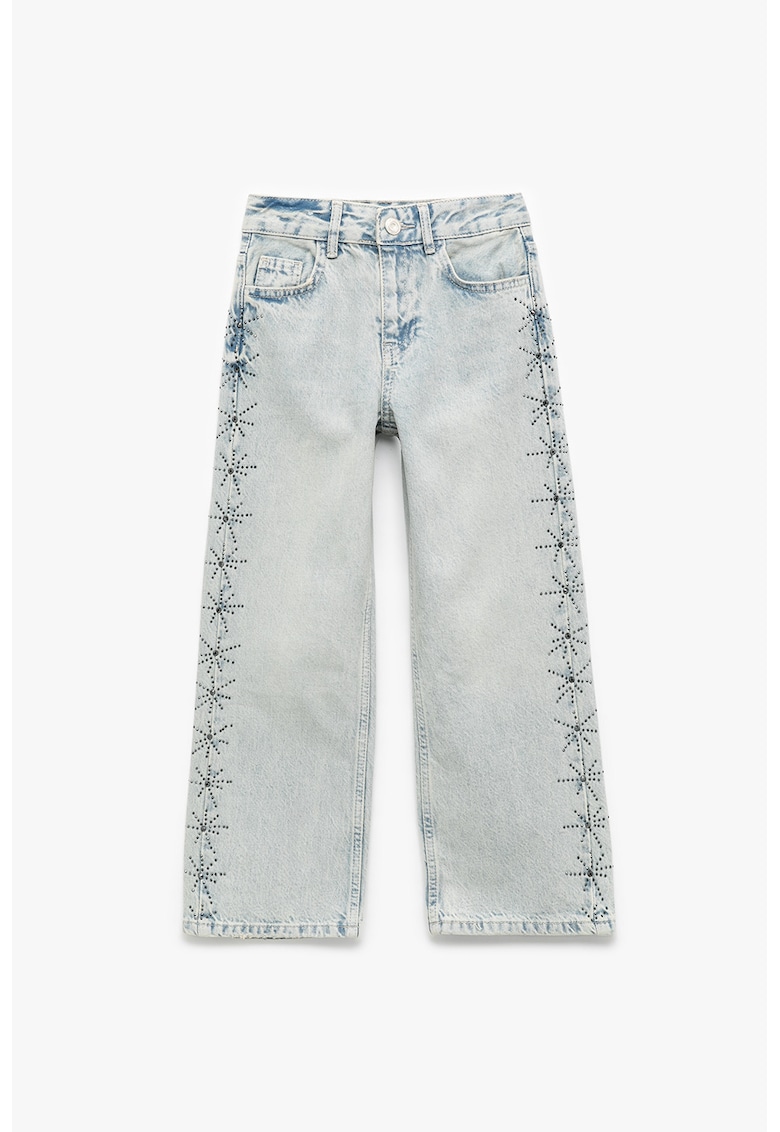 Blugi cu croiala ampla si strasuri