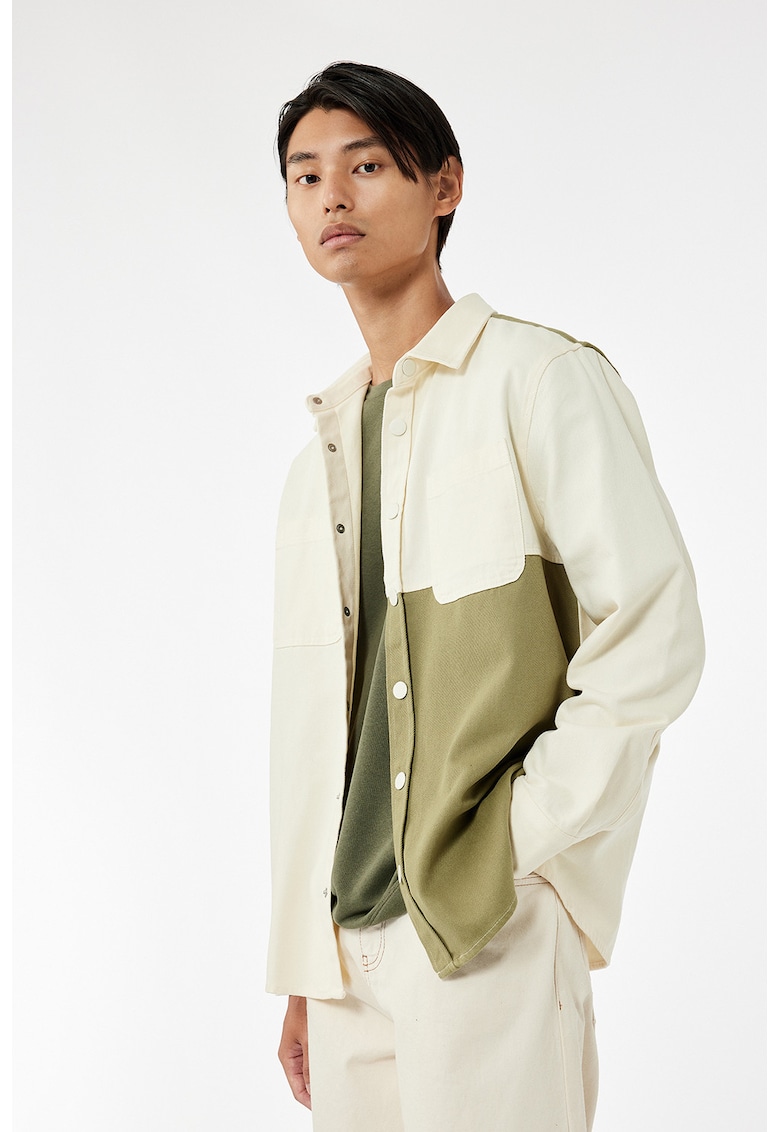 Camasa cu buzunare pe piept si model colorblock Camasa cu buzunare pe piept si model colorblock