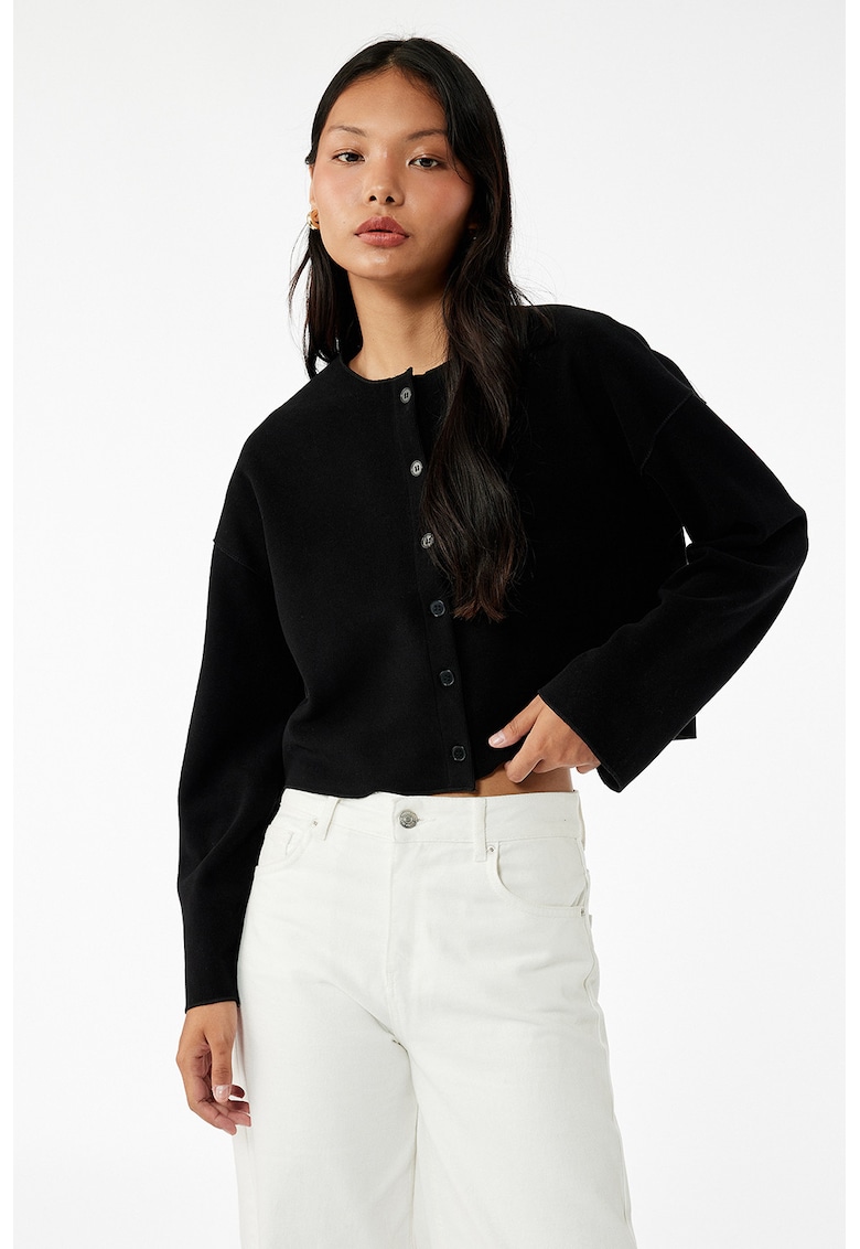 Cardigan cu decolteu la baza gatului si nasturi