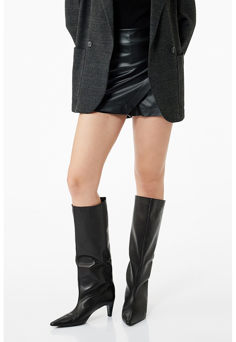 Fusta-pantalon mini de piele ecologica cu model petrecut