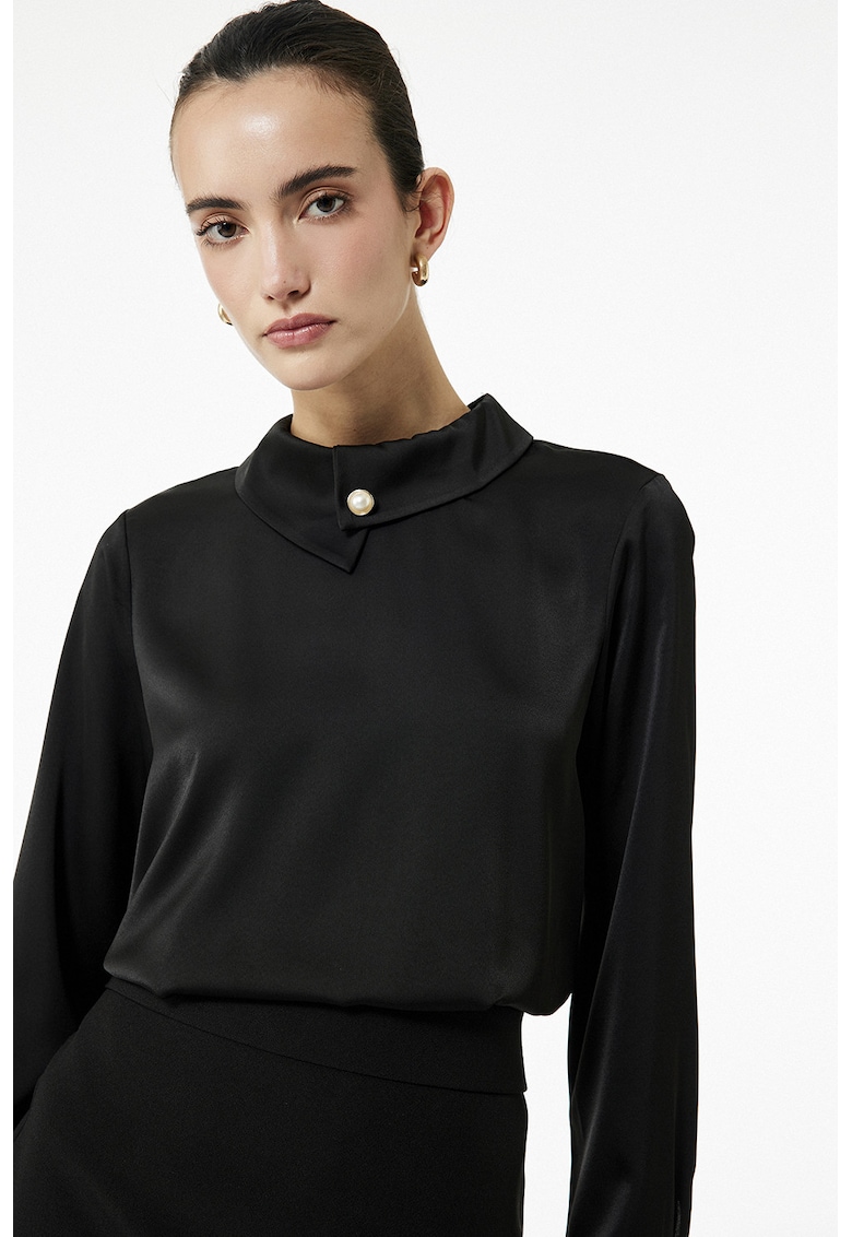 Bluza satinata cu guler asimetric