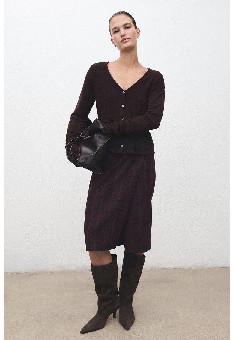 Cardigan cu decolteu in V si nasturi - Maro inchis