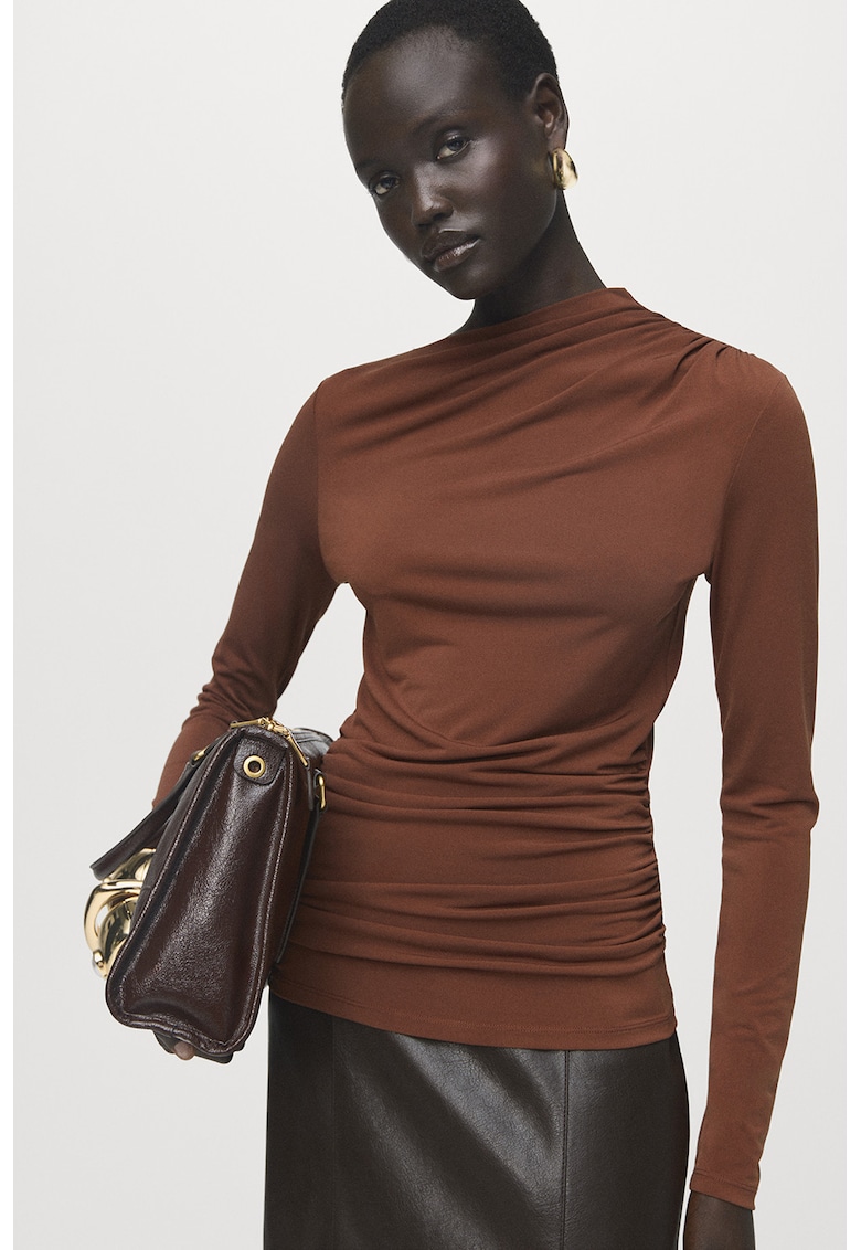 Bluza slim fit cu decolteu barcuta