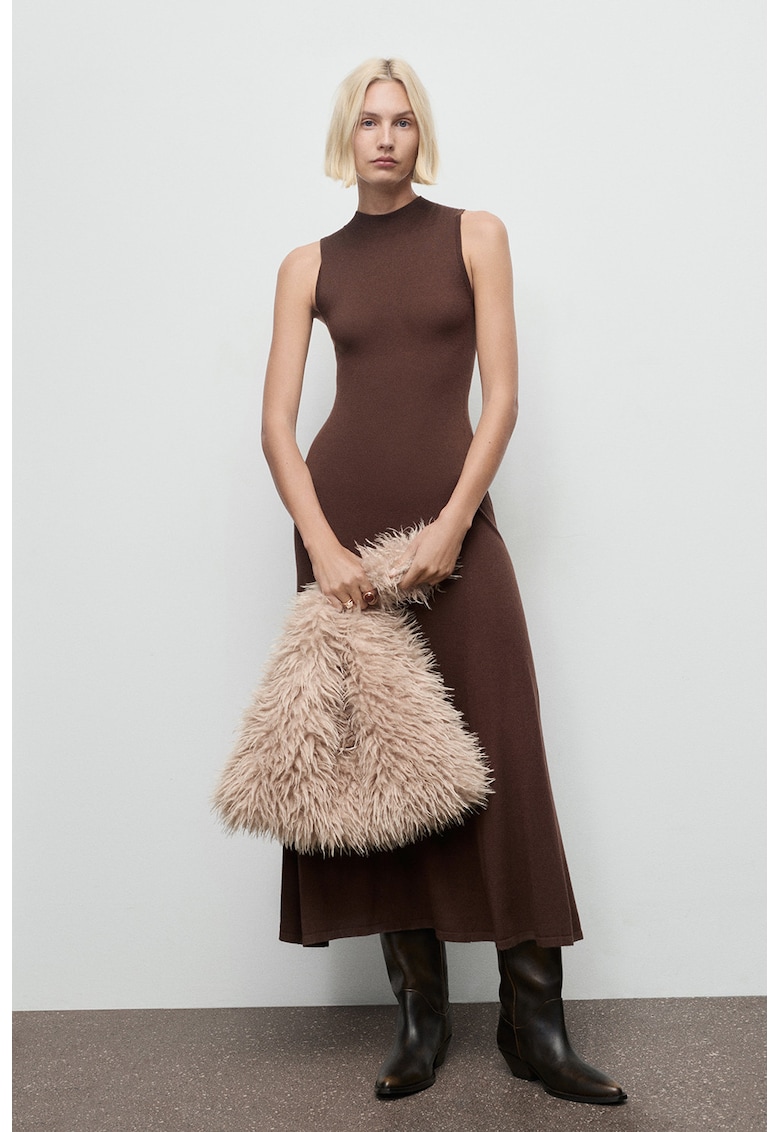 Rochie cu croiala in A - fara maneci - Maro inchis